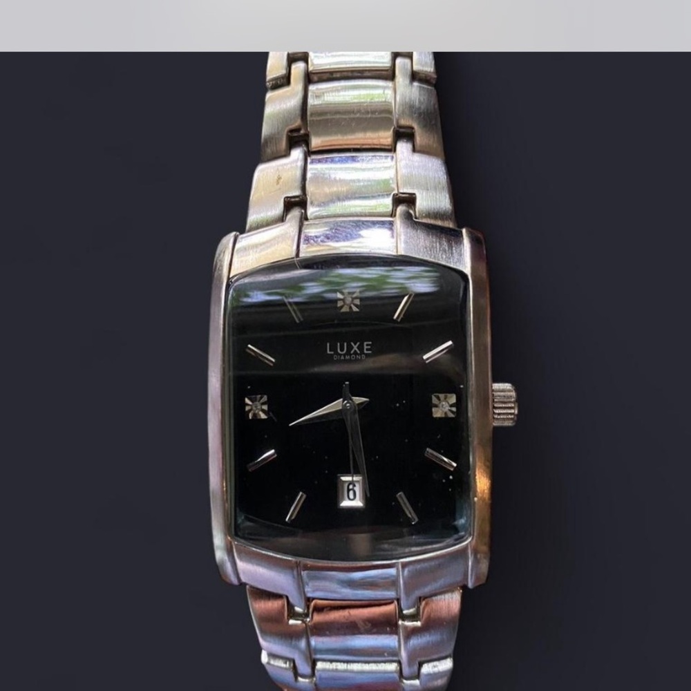 Luxe Silver and Black Men's Watch